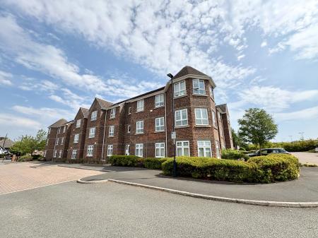 2 bedroom Flat for sale in Cosgrove Court, Benton, Newcastle upon Tyne, NE7