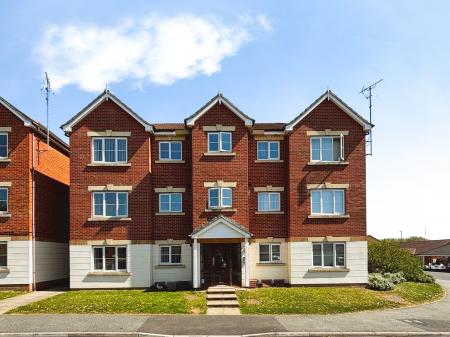 2 bedroom Flat for sale in Haydon Drive, Wallsend, Newcastle upon Tyne, NE28