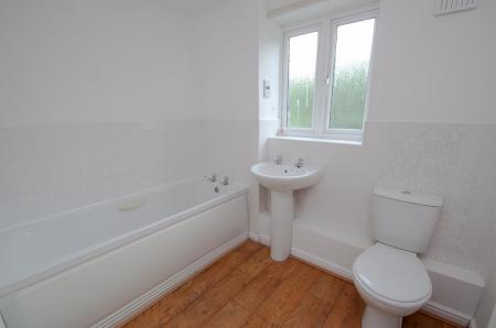 2 bedroom Apartment to let in Landfall Drive, South Tyneside, NE31