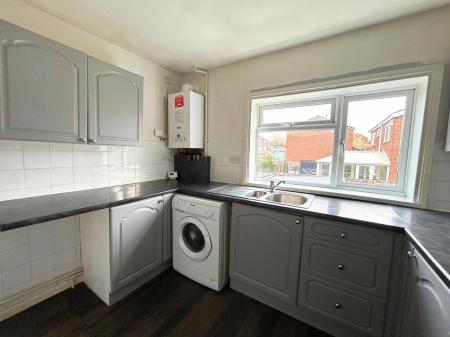 2 bedroom Flat to let in Ottringham Close, Dumpling Hall, Newcastle upon Tyne, NE15