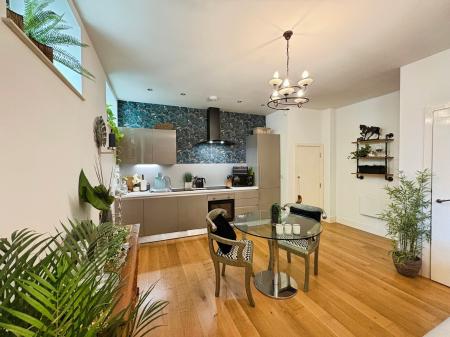 2 bedroom Town house for sale in Lime Square, City Centre, Newcastle upon Tyne, NE1