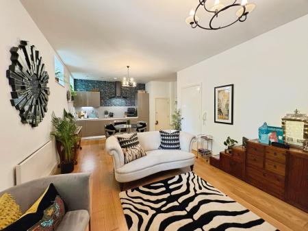 2 bedroom Town house for sale in Lime Square, City Centre, Newcastle upon Tyne, NE1