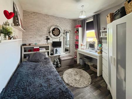 2 bedroom Flat for sale in Whickham View, Denton Burn, Newcastle upon Tyne, NE15