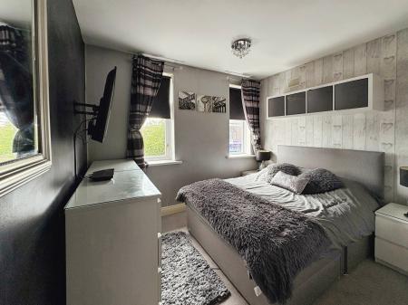 2 bedroom Flat for sale in Whickham View, Denton Burn, Newcastle upon Tyne, NE15
