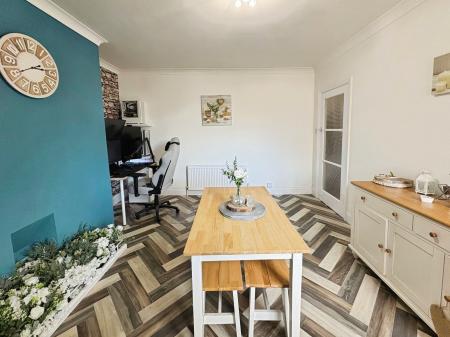 2 bedroom Flat for sale in Whickham View, Denton Burn, Newcastle upon Tyne, NE15