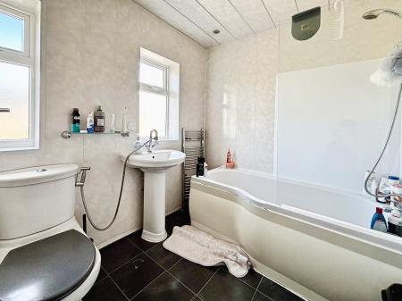 3 bedroom Terraced House for sale in Earsdon Terrace, West Allotment, Newcastle upon Tyne, NE27
