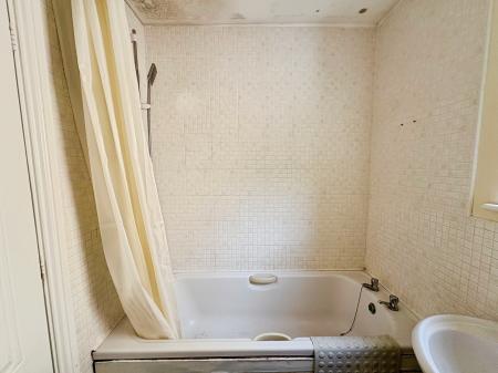 3 bedroom Semi-detached house for sale in Stapleford Close, Slatyford, Newcastle upon Tyne, NE5