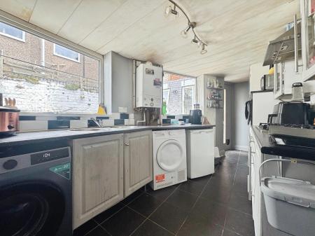 3 bedroom Flat for sale in Howdon Road, North Shields, North Shields, NE29