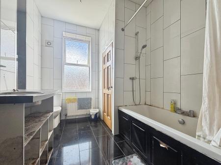 5 bedroom Terraced House for sale in Hampstead Road, Elswick, Newcastle upon Tyne, NE4