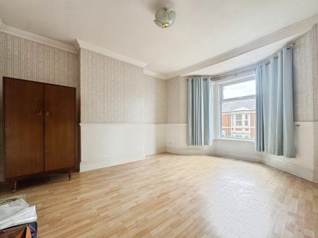 2 bedroom Flat for sale in Queen Alexandra Road, North Shields, North Shields, NE29