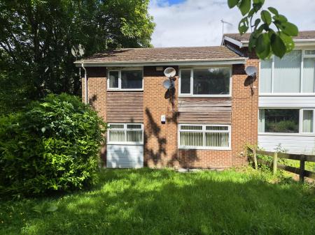 2 bedroom Flat to let in Longwood Close, Sunniside, Gateshead, NE16