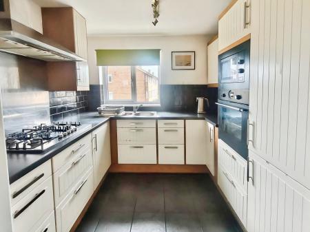 2 bedroom Flat for sale in Pennine Way, Longbenton, Newcastle upon Tyne, NE12