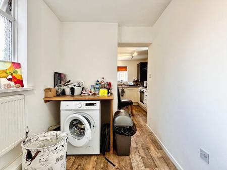 2 bedroom Flat for sale in Lansdowne Road, Forest Hall, Newcastle upon Tyne, NE12