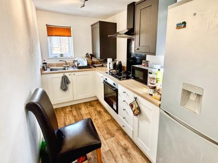 2 bedroom Flat for sale in Lansdowne Road, Forest Hall, Newcastle upon Tyne, NE12