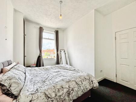 2 bedroom Flat for sale in Lansdowne Road, Forest Hall, Newcastle upon Tyne, NE12