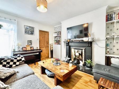 3 bedroom Flat for sale in Whitefield Terrace, Heaton, Newcastle upon Tyne, NE6