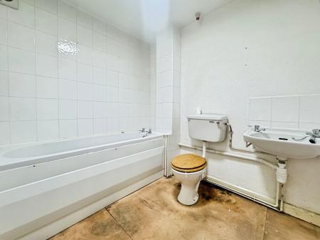 1 bedroom Flat for sale in St John's Walk, Chirton, North Shields, NE29