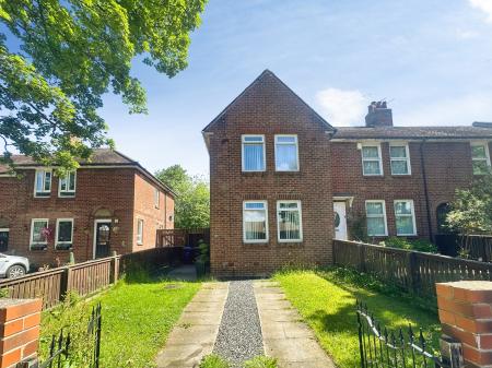 2 bedroom Terraced House for sale in Whickham View, Denton Burn, Newcastle upon Tyne, NE15