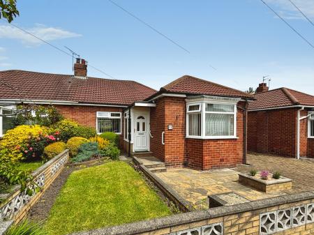 2 bedroom Semi-detached bungalow for sale in Debdon Gardens, Heaton, Newcastle upon Tyne, NE6