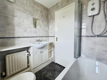 2 bedroom Terraced House for sale in Gardner Park, Chirton, North Shields, NE29