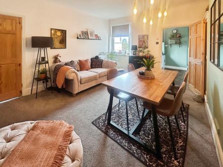 2 bedroom Flat for sale in Whickham View, Denton Burn, Newcastle upon Tyne, NE15