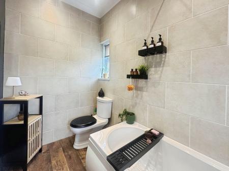 2 bedroom Flat for sale in Whickham View, Denton Burn, Newcastle upon Tyne, NE15