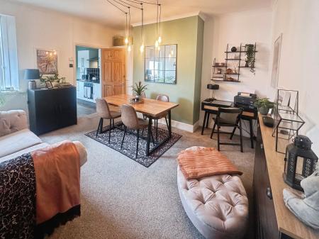 2 bedroom Flat for sale in Whickham View, Denton Burn, Newcastle upon Tyne, NE15