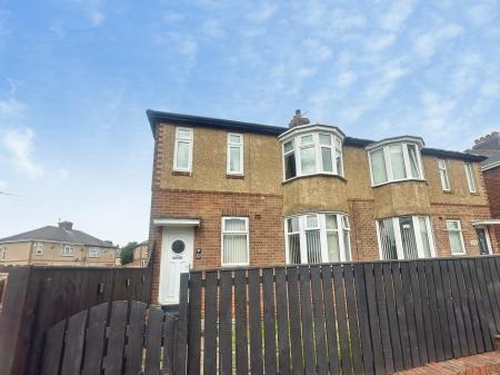 2 bedroom Flat for sale in Whickham View, Denton Burn, Newcastle upon Tyne, NE15