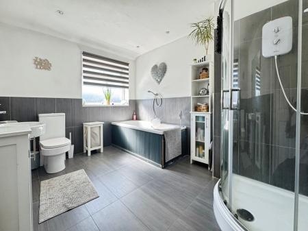 2 bedroom Terraced House for sale in The Quadrant, North Shields, North Shields, NE29
