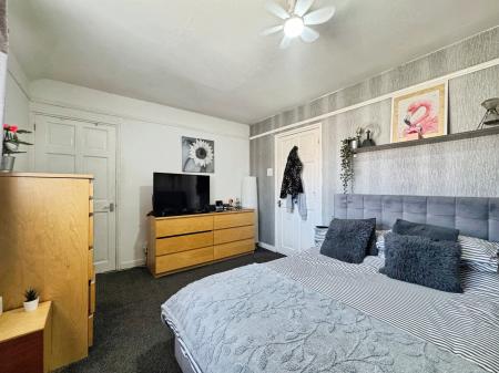 2 bedroom Terraced House for sale in The Quadrant, North Shields, North Shields, NE29