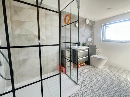 6 bedroom Terraced House for sale in Gretna Road, Denton Burn, Newcastle upon Tyne, NE15