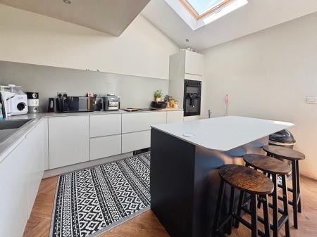 6 bedroom Terraced House for sale in Gretna Road, Denton Burn, Newcastle upon Tyne, NE15