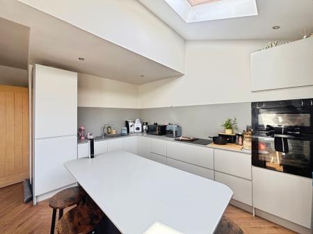 6 bedroom Terraced House for sale in Gretna Road, Denton Burn, Newcastle upon Tyne, NE15