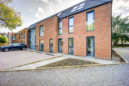 2 bedroom Flat for sale in Towers Avenue, Jesmond, Newcastle upon Tyne, NE2