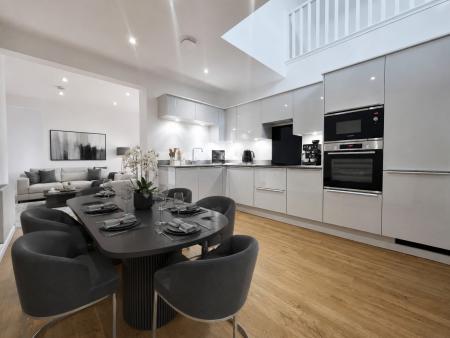 2 bedroom Flat for sale in Towers Avenue, Jesmond, Newcastle upon Tyne, NE2