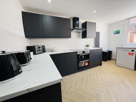 7 bedroom House of Multiple Occupation to let in Elmwood Street, Sunderland, SR2
