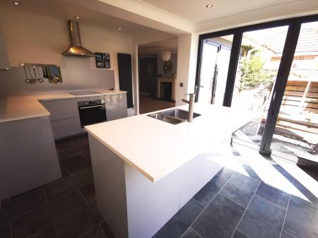 3 bedroom Semi-detached house to let in Dawlish Place, Newcastle upon Tyne, NE5