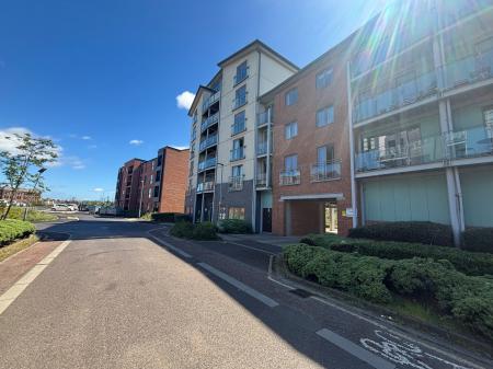 1 bedroom Flat for sale in Willbrook House, Worsdell Drive, Gateshead, NE8