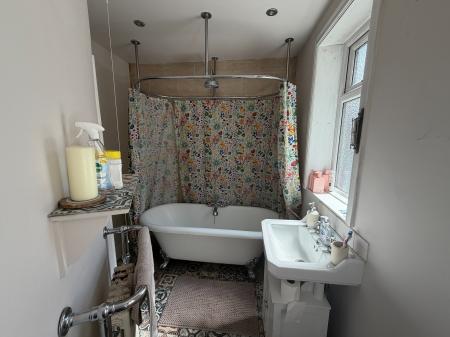 3 bedroom Flat to let in Maureen Terrace, Seaham, SR7