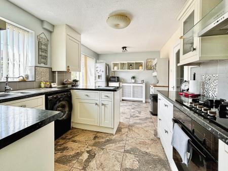 4 bedroom Detached house for sale in Vicars Lane, Newcastle upon Tyne, NE7