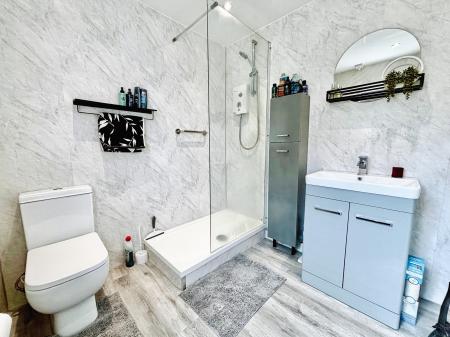 4 bedroom Detached house for sale in Vicars Lane, Newcastle upon Tyne, NE7