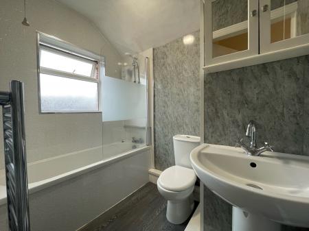 2 bedroom Flat to let in Richmond Road, South Shields, NE34
