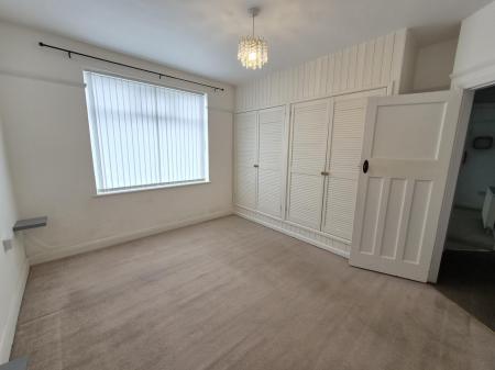 2 bedroom Flat to let in Ovington Grove, Fenham, Newcastle upon Tyne, NE5