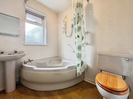 2 bedroom Bungalow for sale in Aldeburgh Avenue, Lemington Rise, Newcastle upon Tyne, NE15