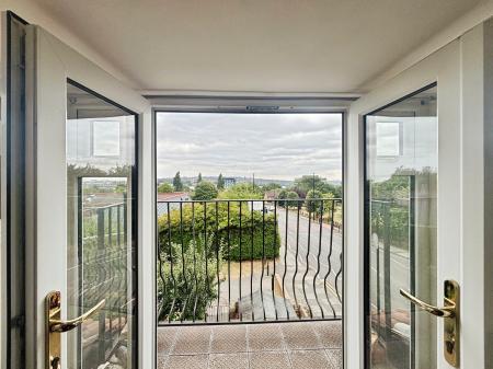 3 bedroom Terraced House for sale in Drybeck Court, Elswick, Newcastle upon Tyne, NE4