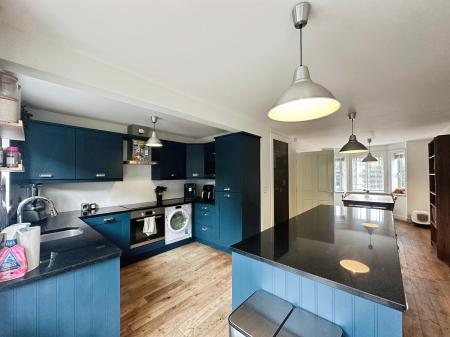 3 bedroom Town house for sale in Queensbury Gate, Longbenton, Newcastle upon Tyne, NE12
