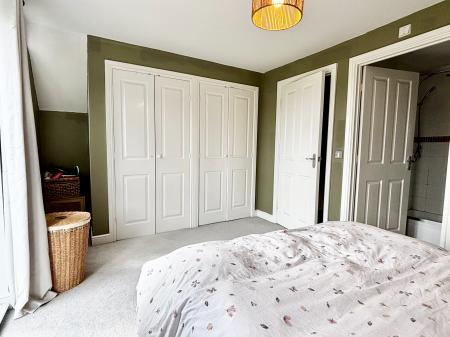 3 bedroom Town house for sale in Queensbury Gate, Longbenton, Newcastle upon Tyne, NE12