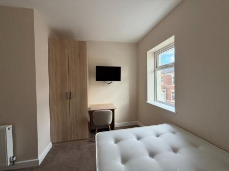1 bedroom House share to let in Claremont Avenue South, Bensham, Gateshead, NE8