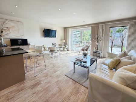 3 bedroom Semi-detached bungalow for sale in West Road, Denton Burn, Newcastle upon Tyne, NE15