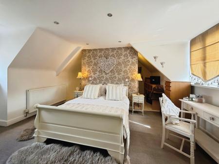 3 bedroom Semi-detached bungalow for sale in West Road, Denton Burn, Newcastle upon Tyne, NE15